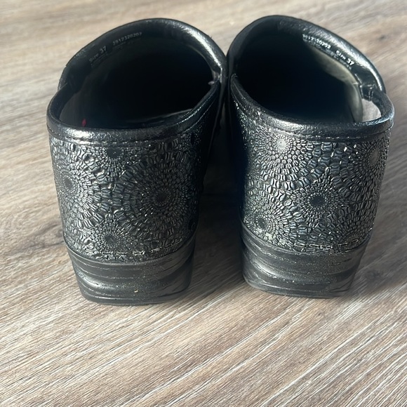 Dansko Clogs Size 37 ( US 6.5-7) - Picture 14 of 16